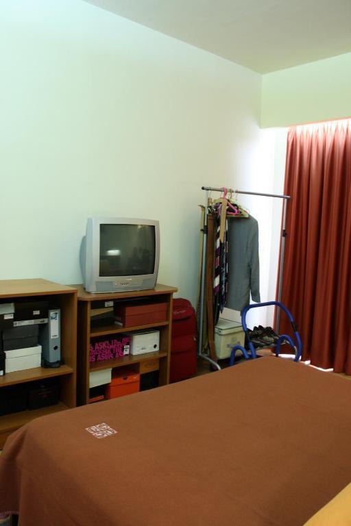 Golden Sun Apartment *