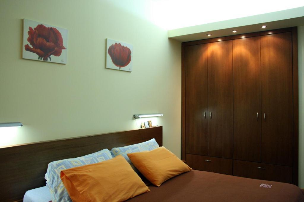 Golden Sun Apartment