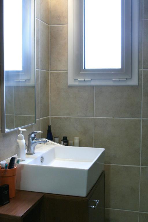 Golden Sun Apartment *